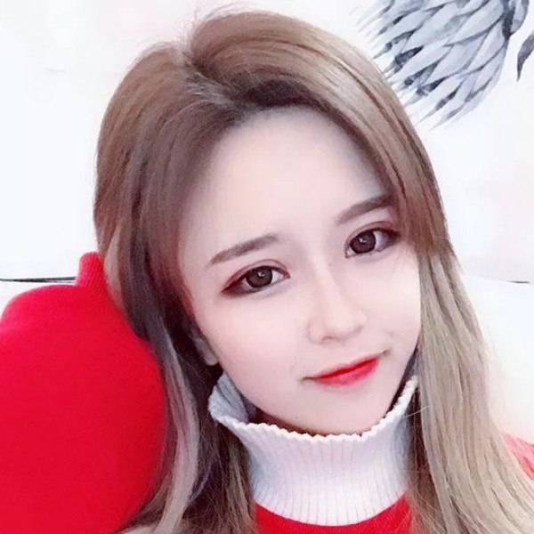 美丽女孩雪儿的照片