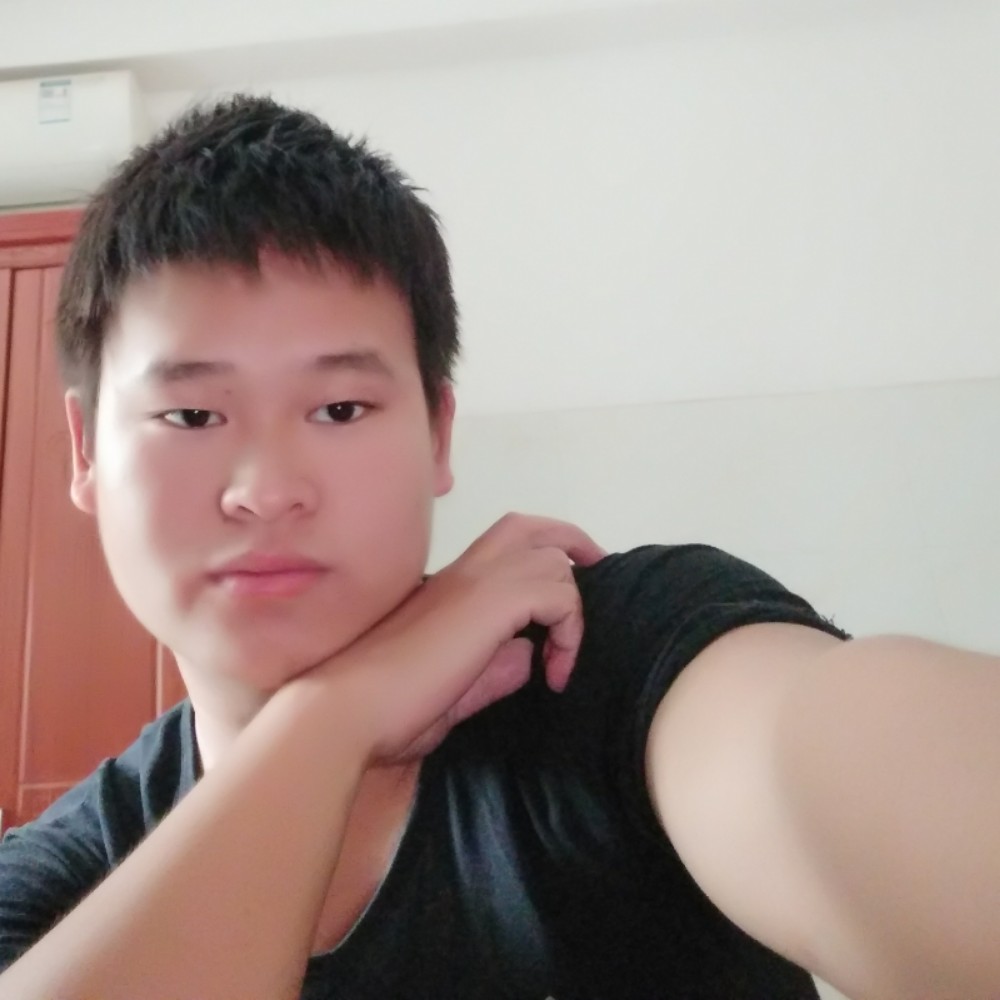 甜甜闻火龙果的照片
