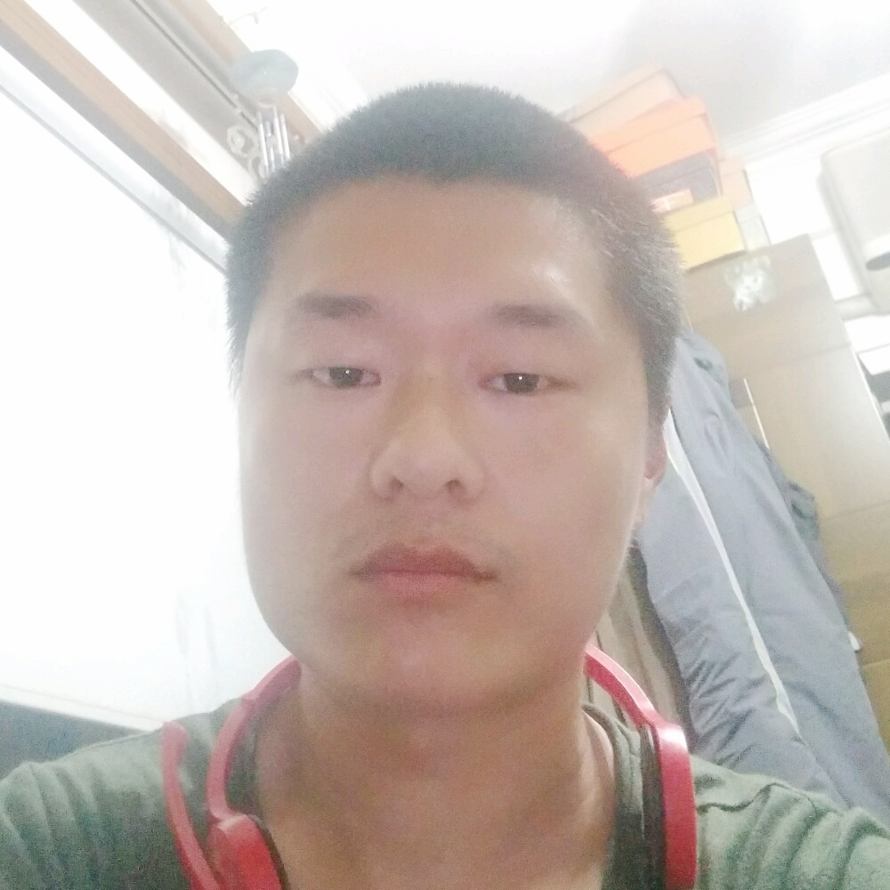 为一个人冲了一个的照片