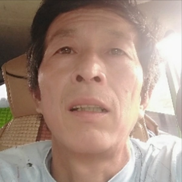 矜柔有留胡子的照片