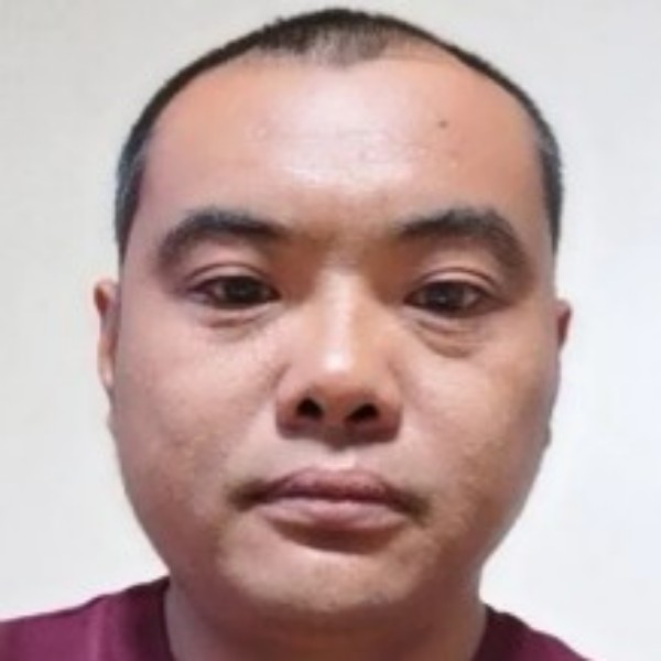 大米闻有魅力的照片