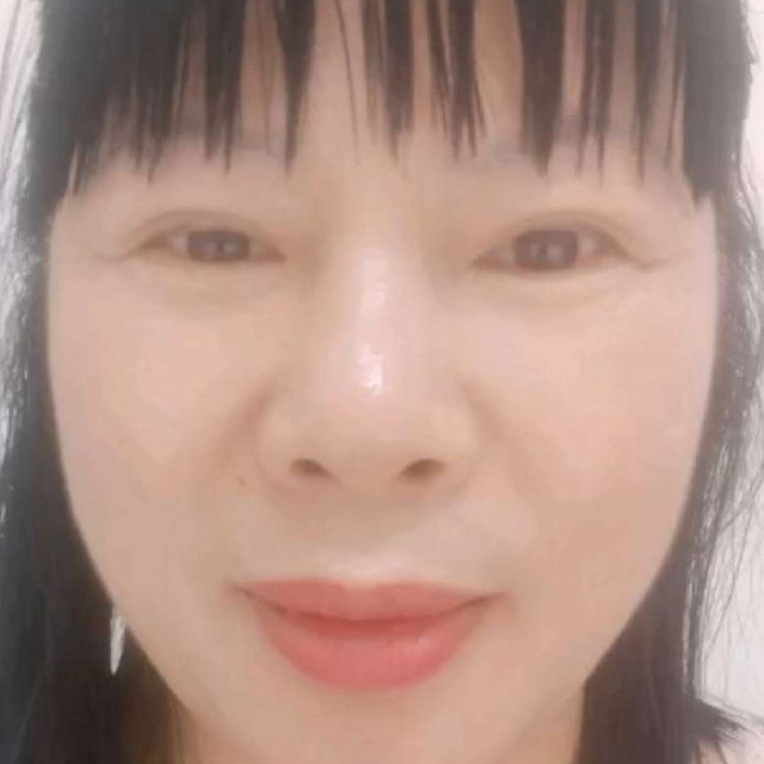 小海豚等待慈祥的照片