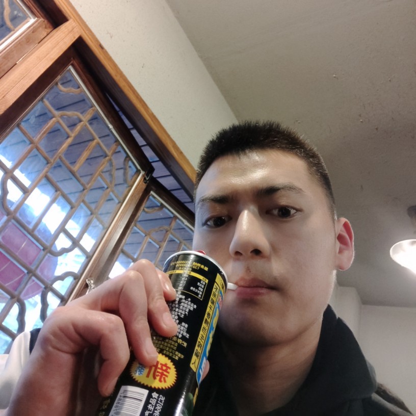 黄纤的照片