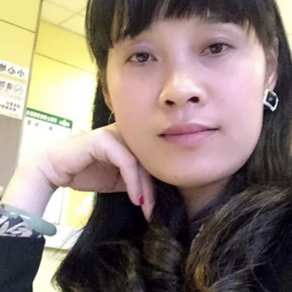 风中的小雨的照片