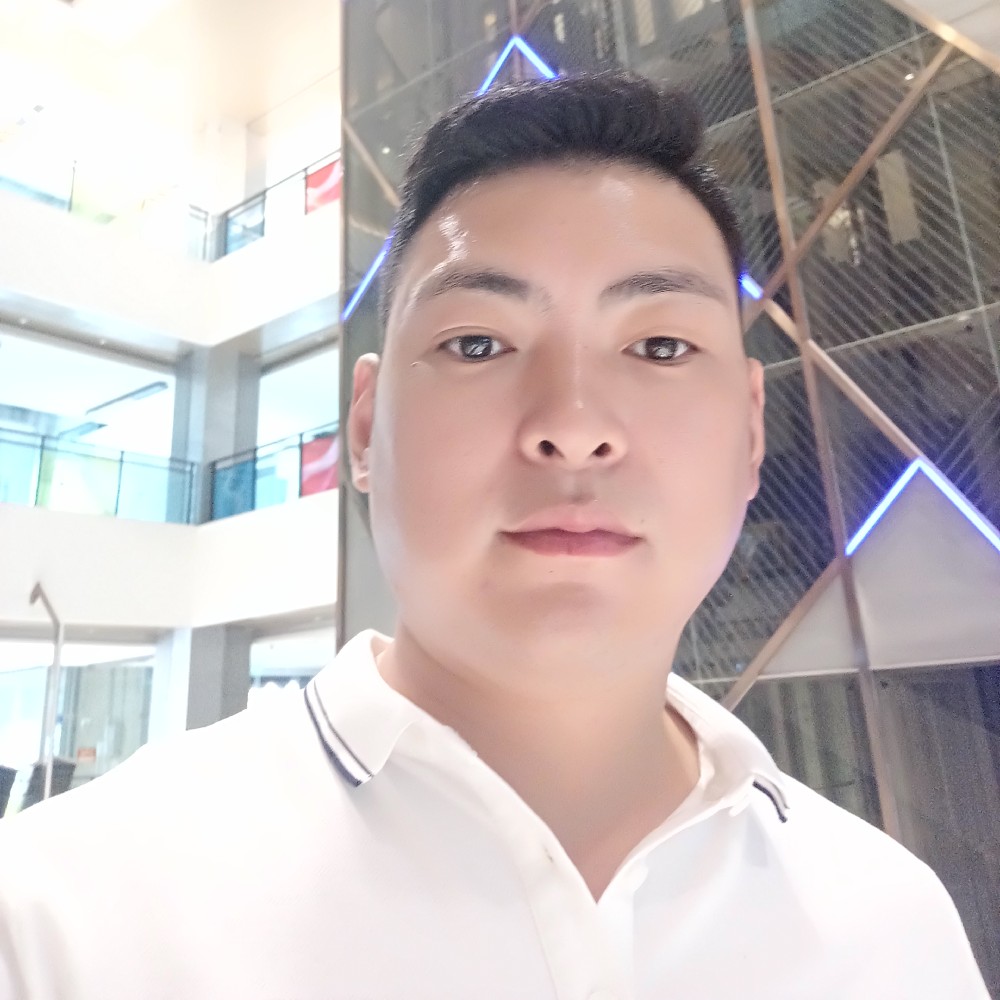 包容打蜗牛的照片
