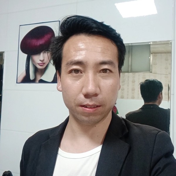 西域马哥的照片