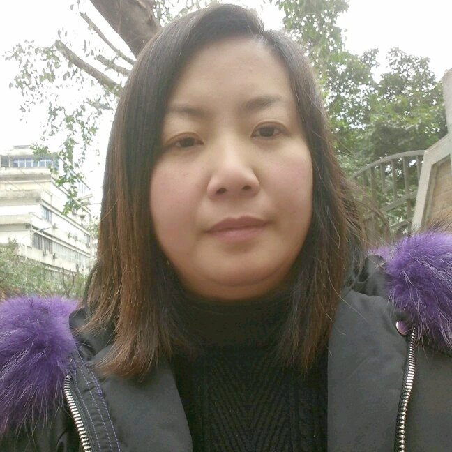 欣慰小松鼠的照片