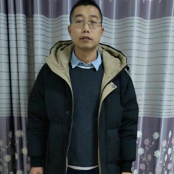 波光乍现的照片