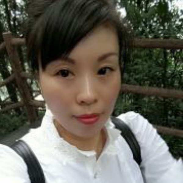 帶刺的红玫瑰的照片