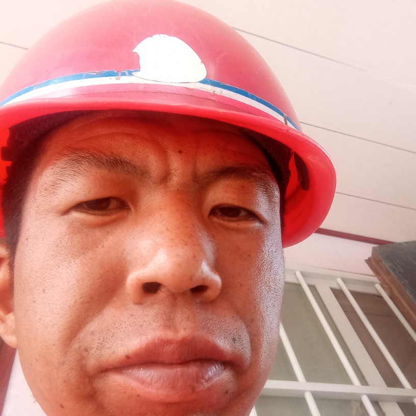 酷帅哥的照片