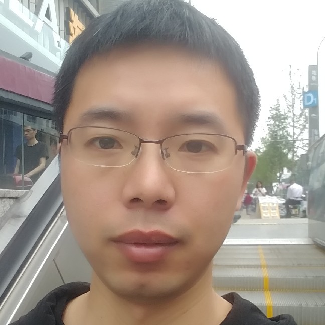 山边小溪的照片