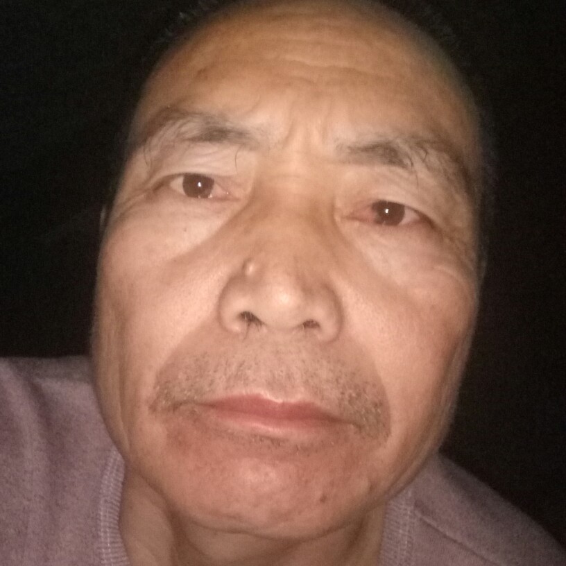 青琯蹙眉儒雅的照片