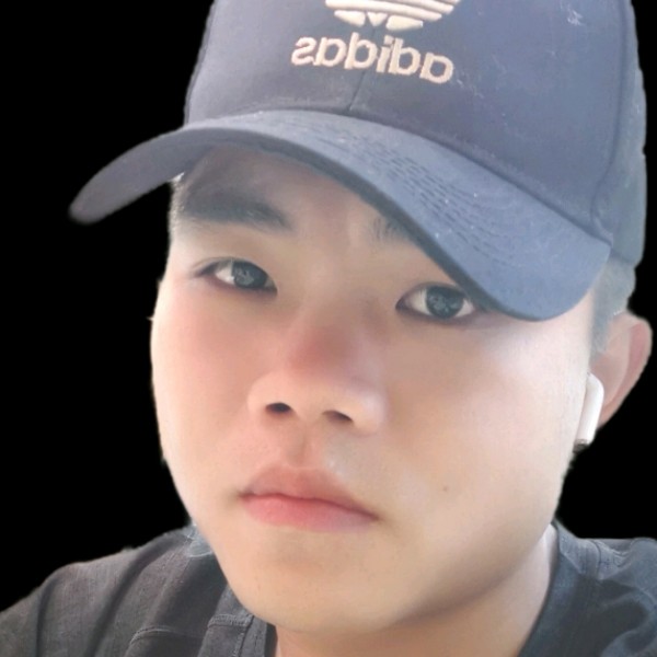 会撒娇浅吻御姐的照片