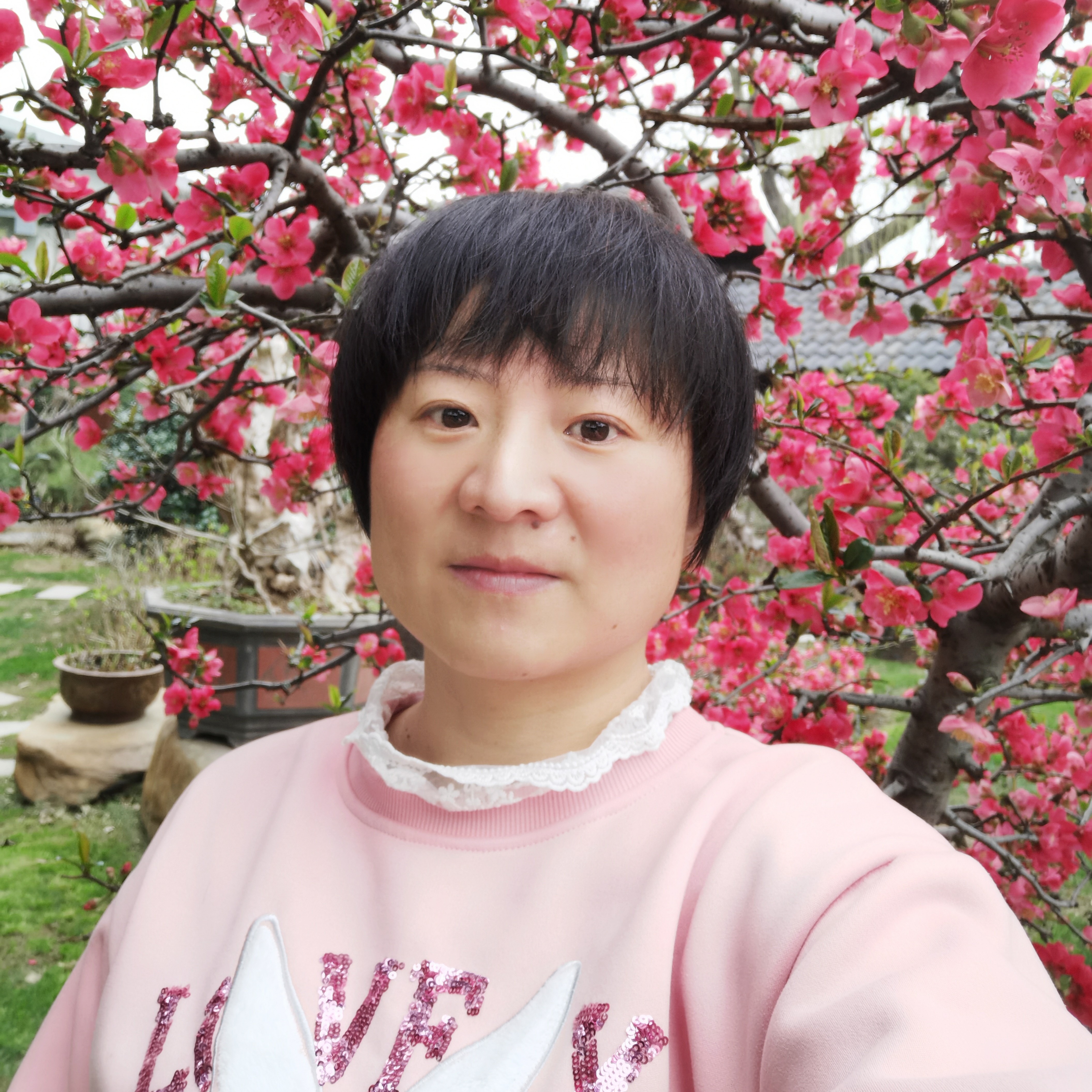 一个坚强的女人的照片