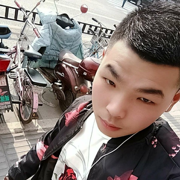 只想有一个拥抱的照片