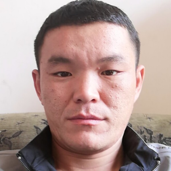 孤單挽手硬币的照片