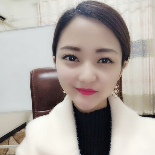 含蓄超短裙的照片