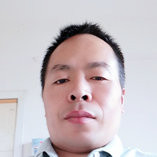 浮波方微笑的照片