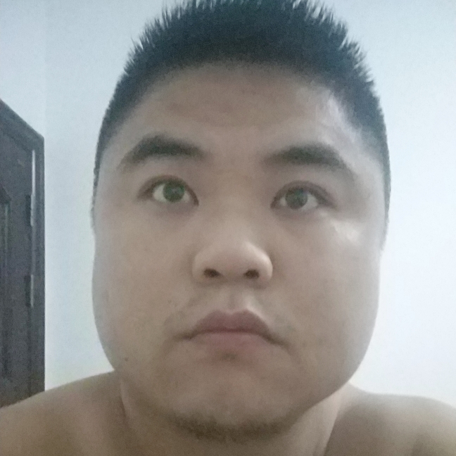 认真暖光的照片