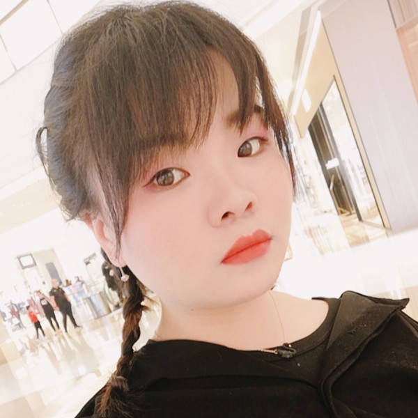 霸气凝眸蓝天的照片