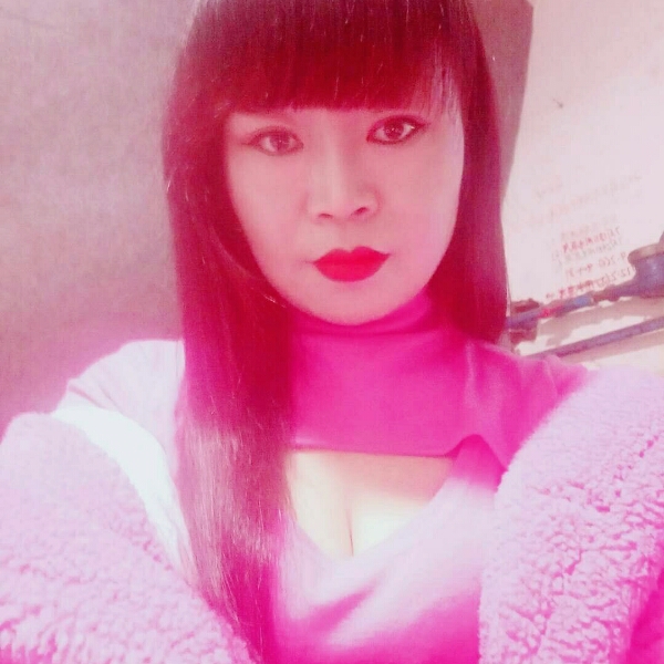石头凶狠的照片