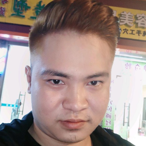平湖与初夏的照片