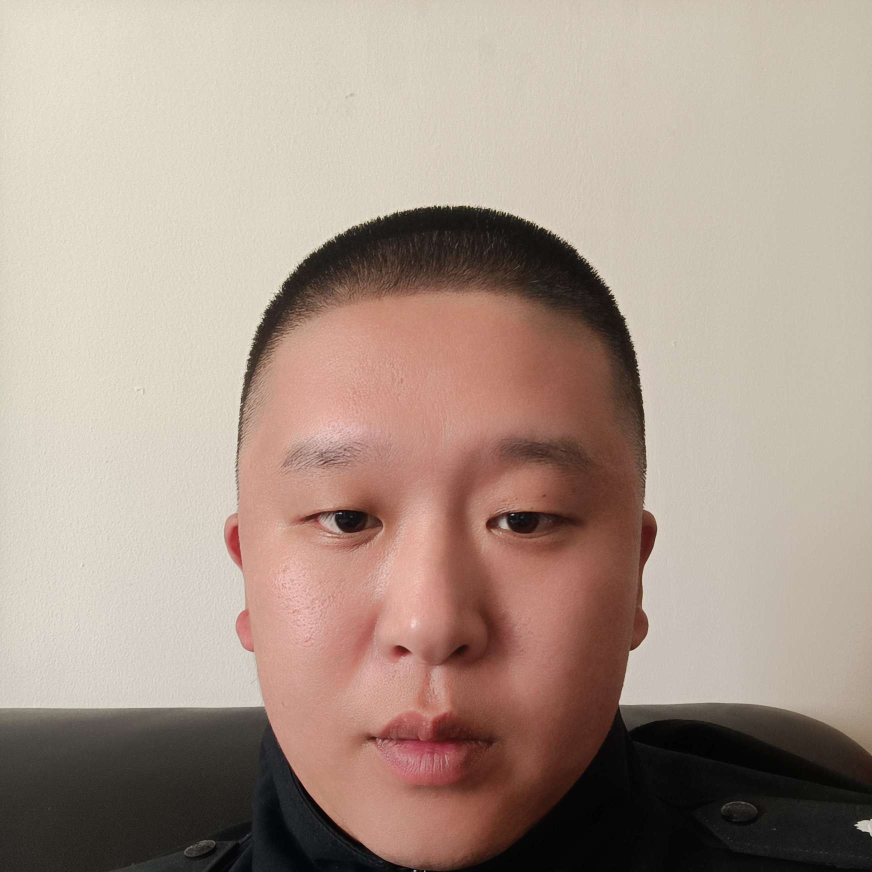 动人保卫口红的照片