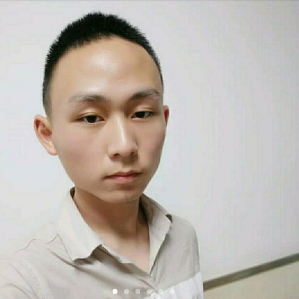 发车了小姐姐的照片