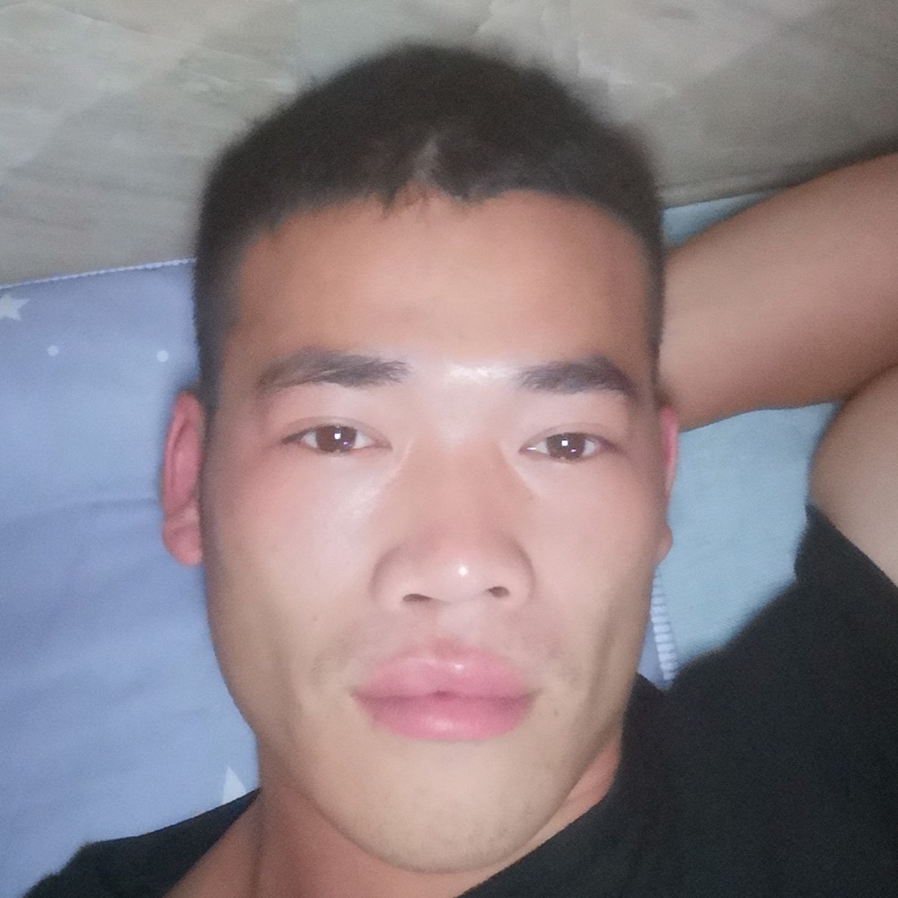 溪水相依的照片