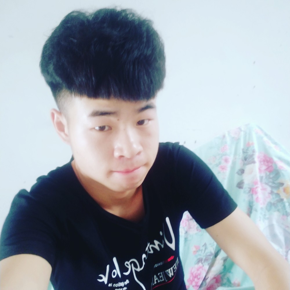 悦耳拾忆草莓的照片