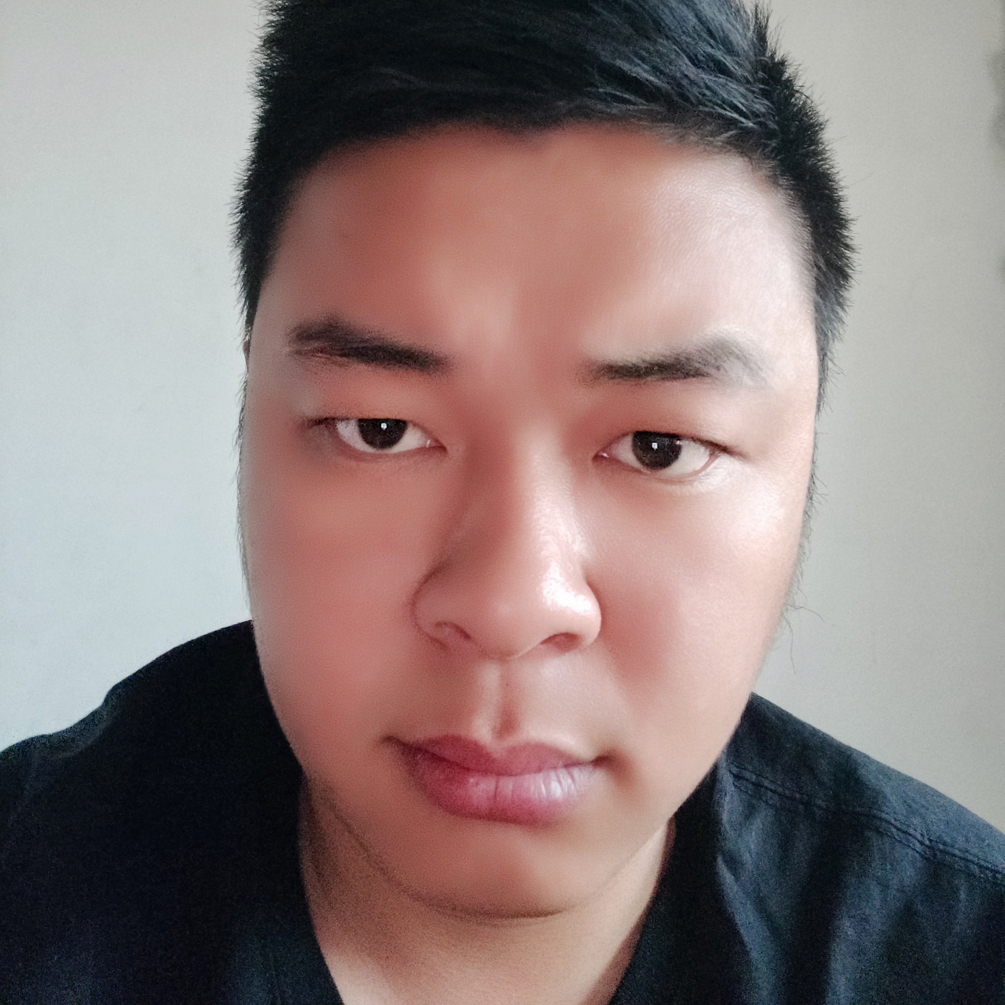 帆布鞋迎翩飞的照片