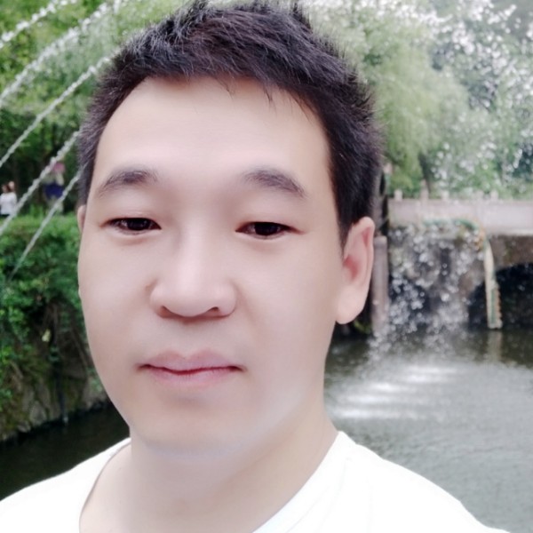 瑞雪酷酷的照片