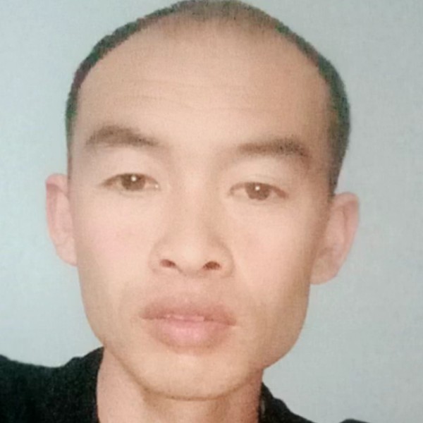 痛苦的眼泪的照片