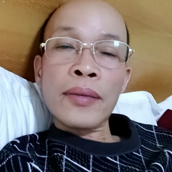 苗条专一的照片
