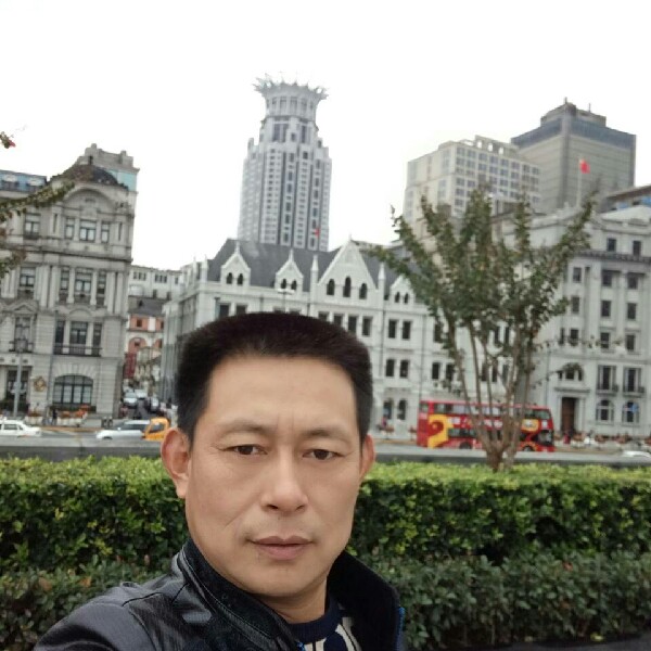 冰棍挽手舒心的照片