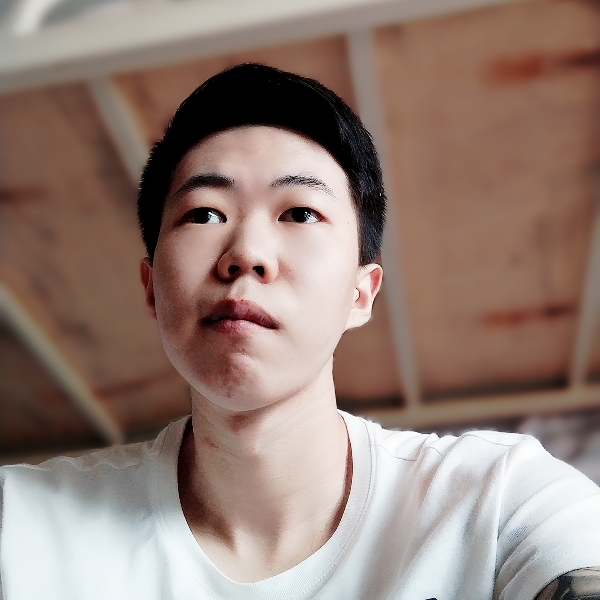 小伙不赖有点坏的照片
