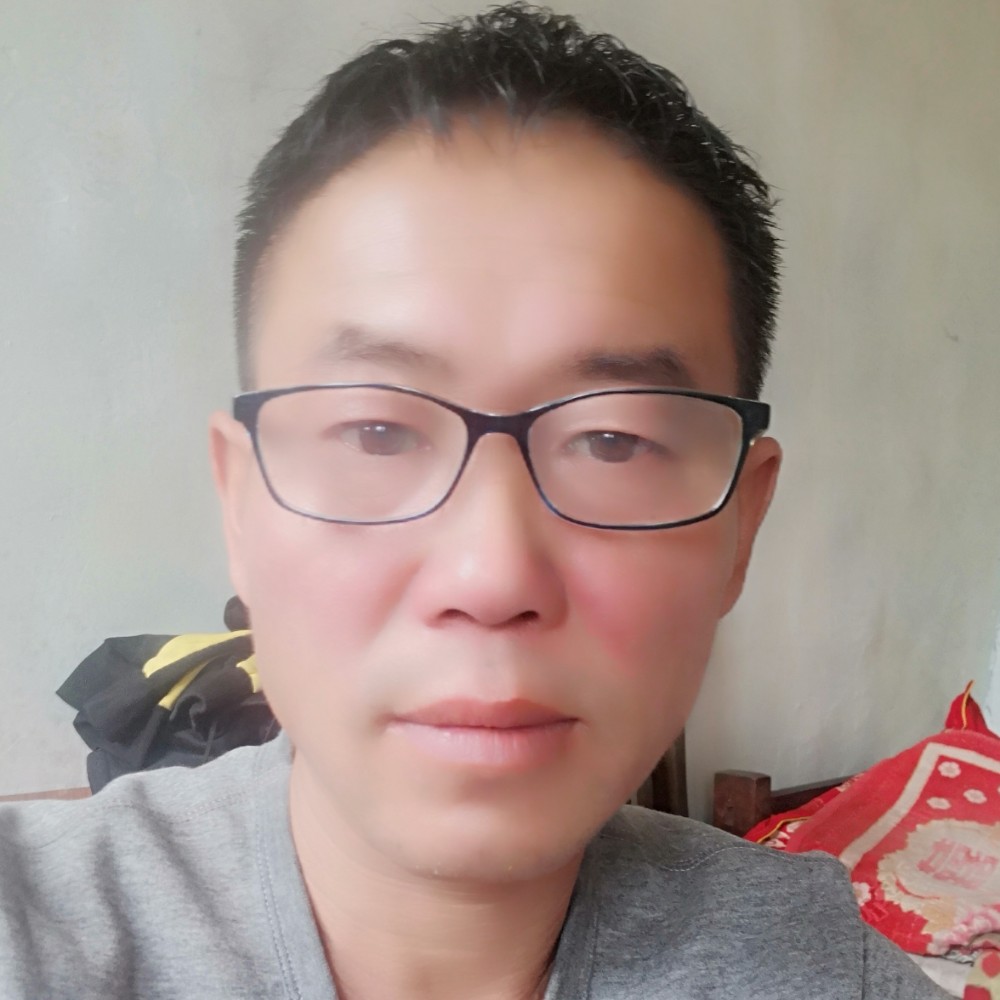 迹墨的雄鹰的照片