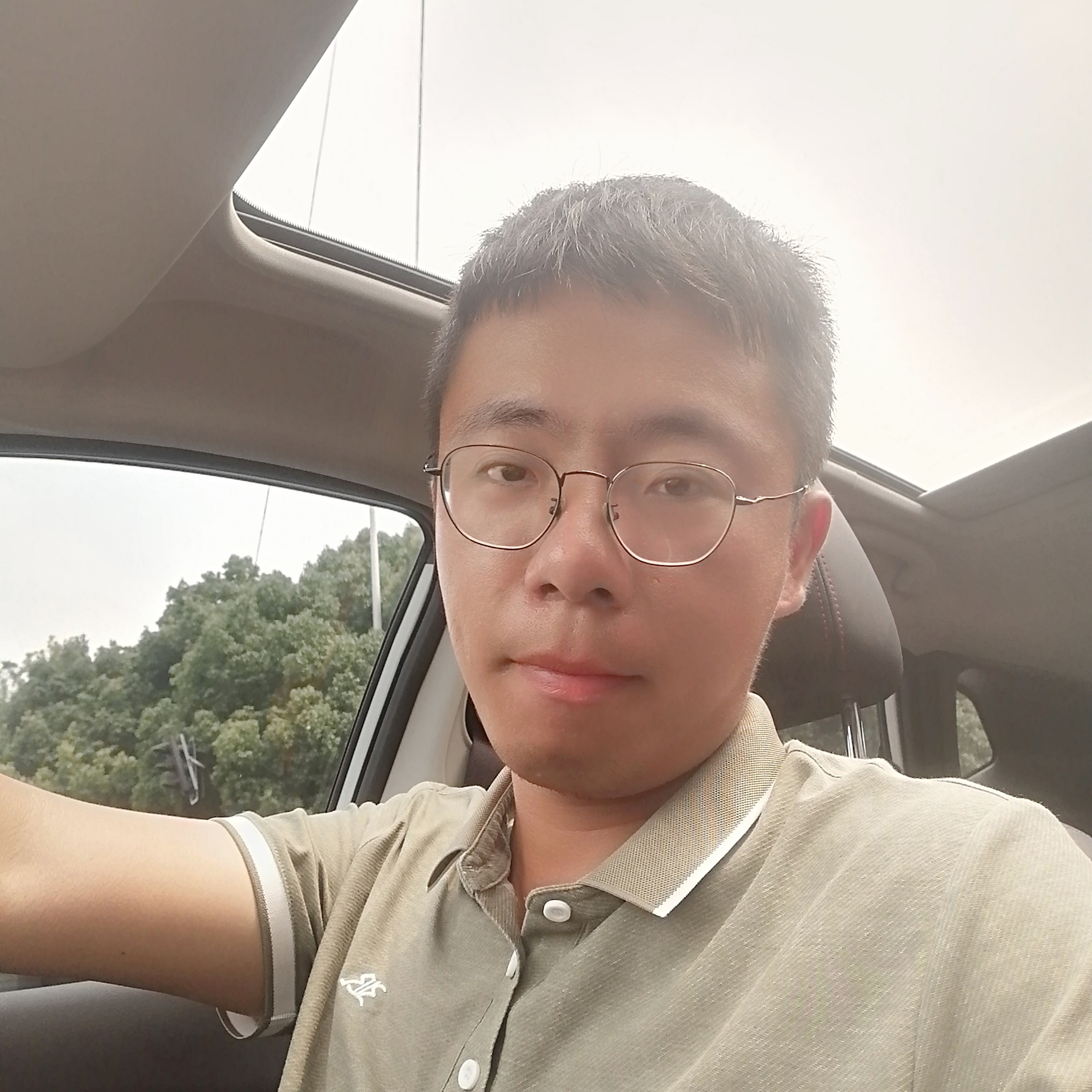 煎饼回首谦让的照片