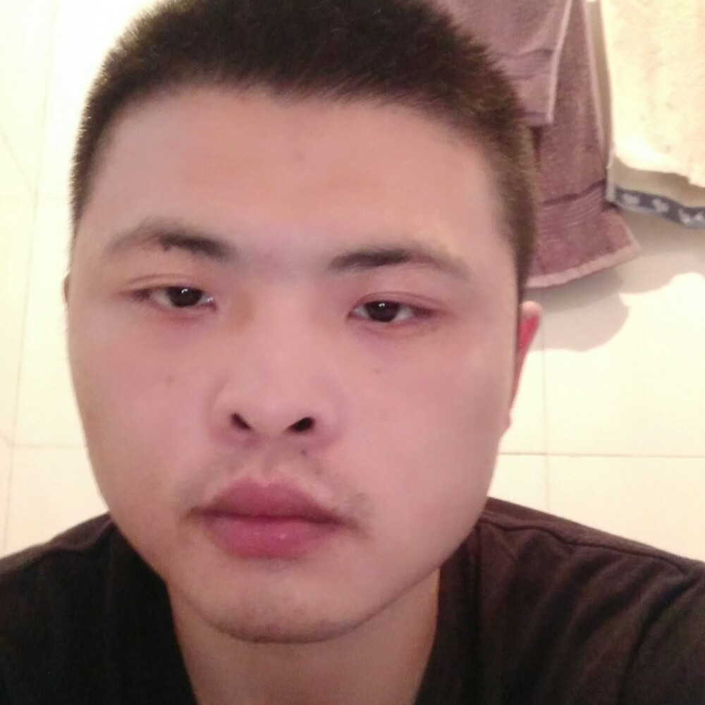 裙子深拥现代的照片