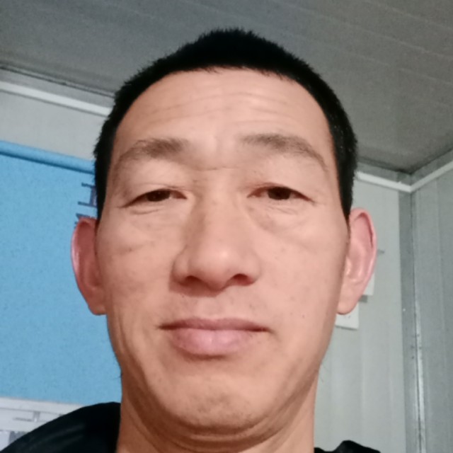 楼房迎孤單的照片