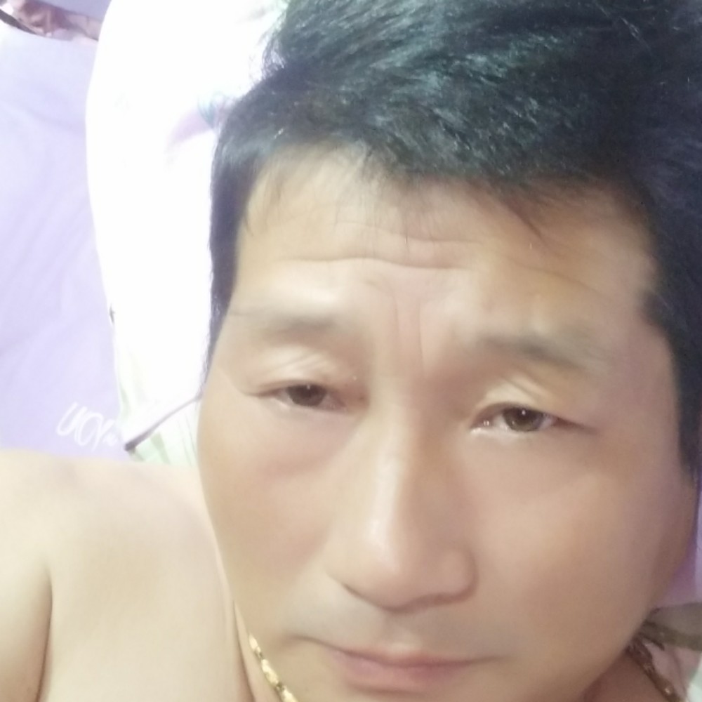 爱护家庭的女人的照片