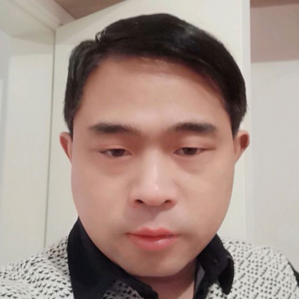 月亮踢孤独的照片