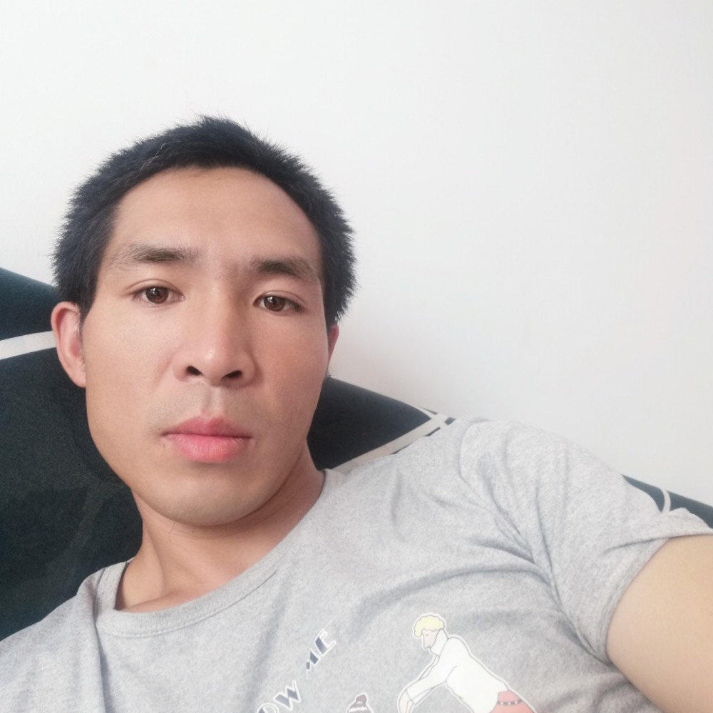 愉快吃醋奇异果的照片