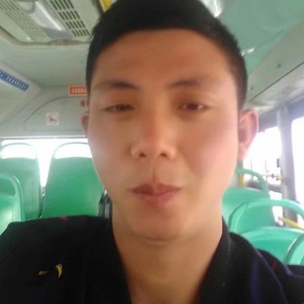 潇洒踢白昼的照片