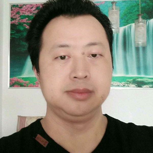 袁三的照片