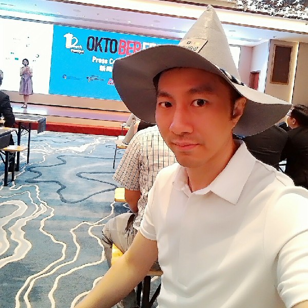 万里可闻的照片