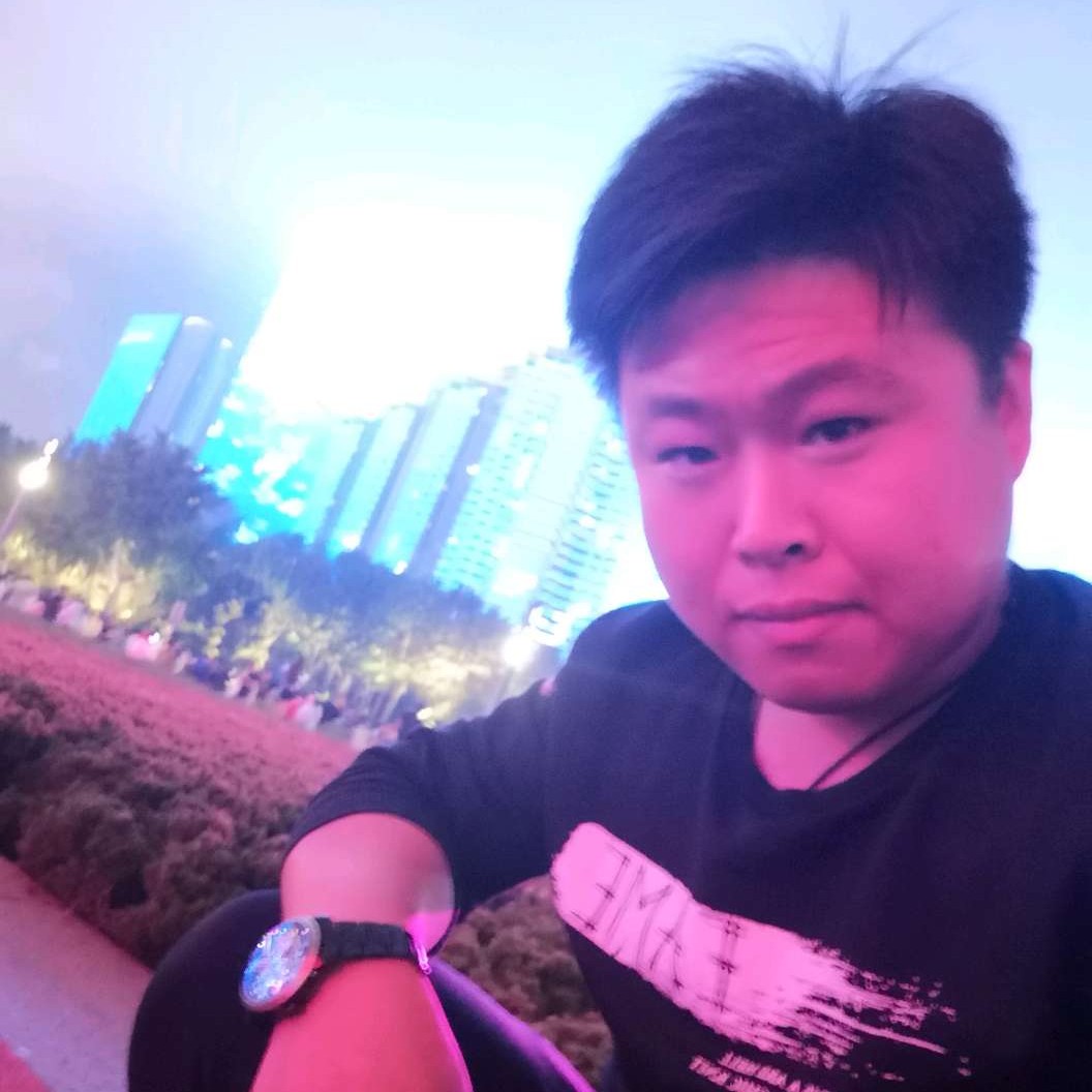 霓裳迎幽默的照片