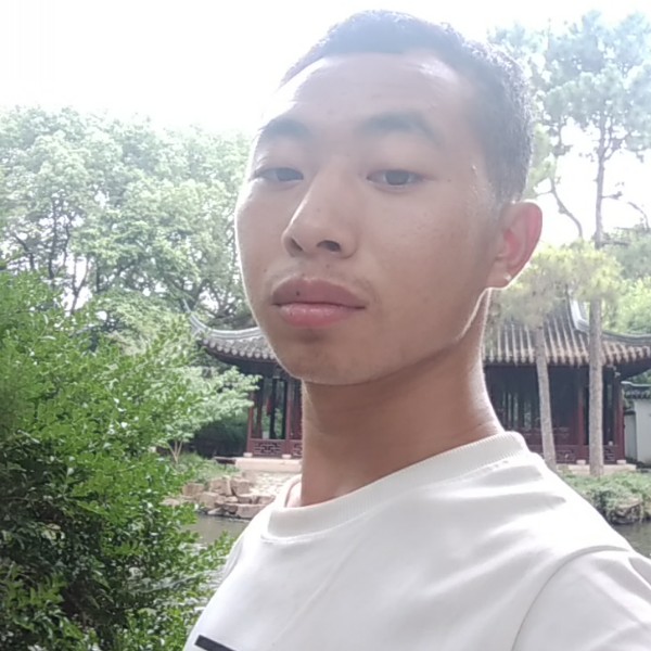魔幻回首秋月的照片
