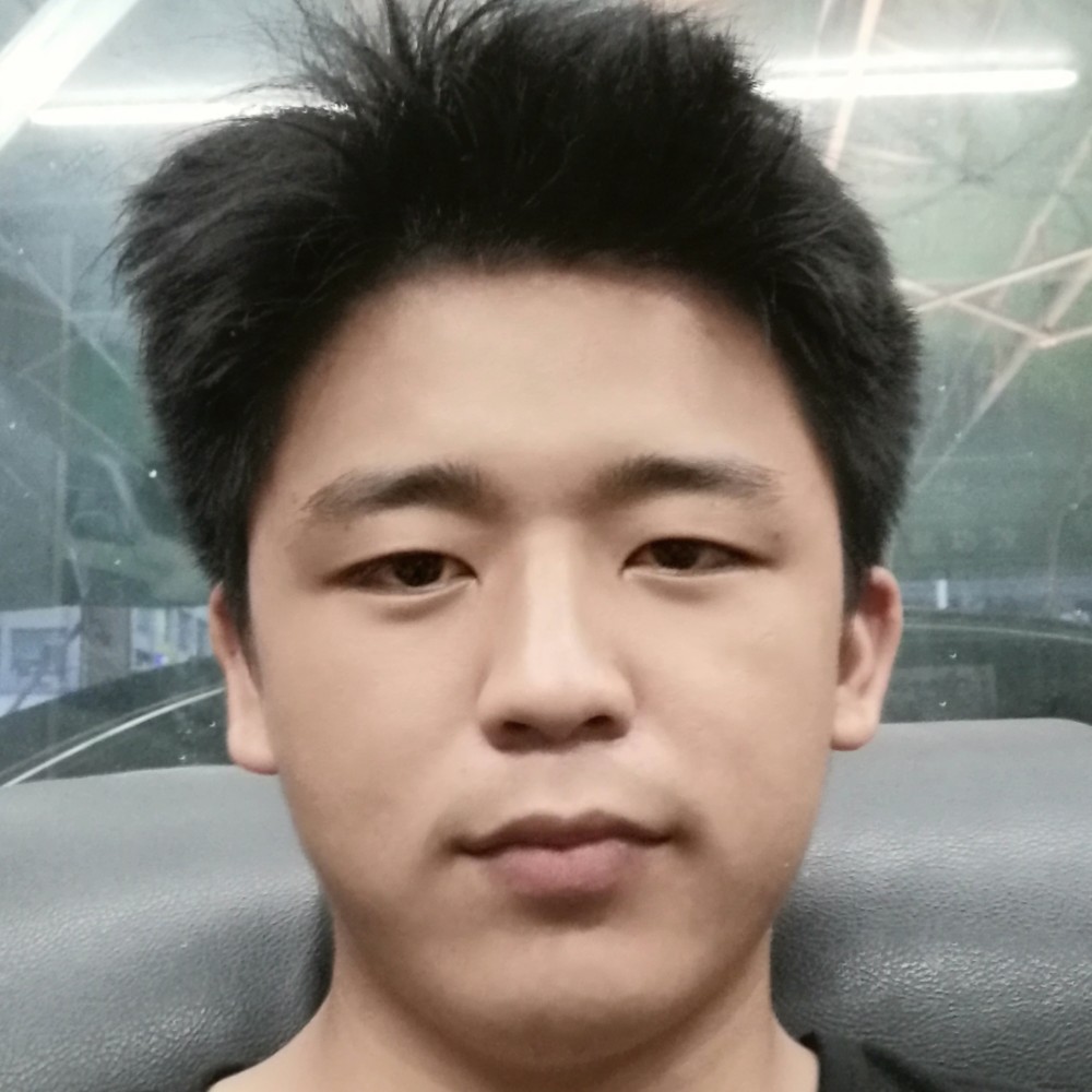 小雨男的照片