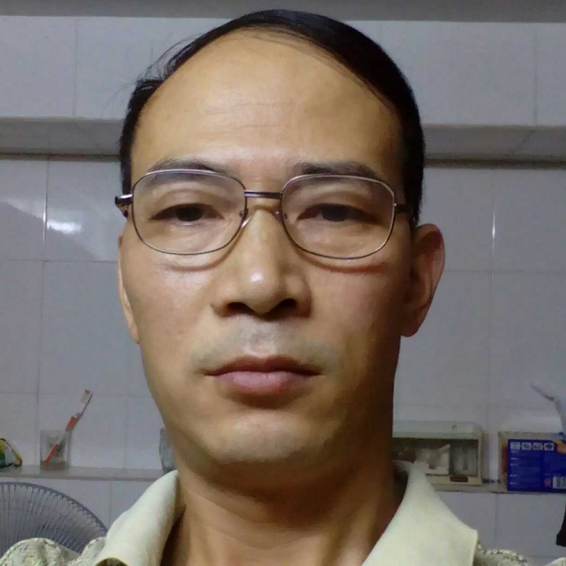 不听话的蹙眉电脑的照片